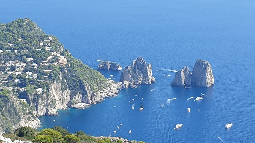 i Faraglioni di Capri, visti dal Monte Solaro