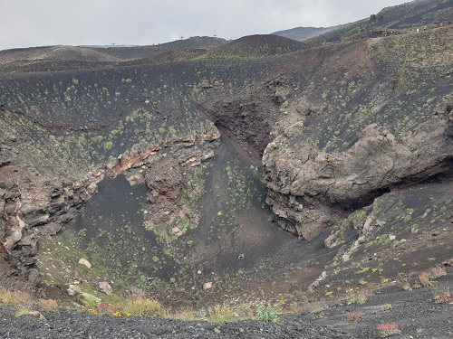 ETNA - CRATERE FORMATO CON L'ERUZIONE DEL 2001