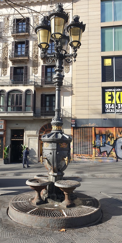 Fontana di Canaletes BARCELLONA