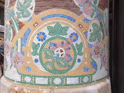 I MOSAICI DEL PALAZZO DELLA MUSICA BARCELLONA
